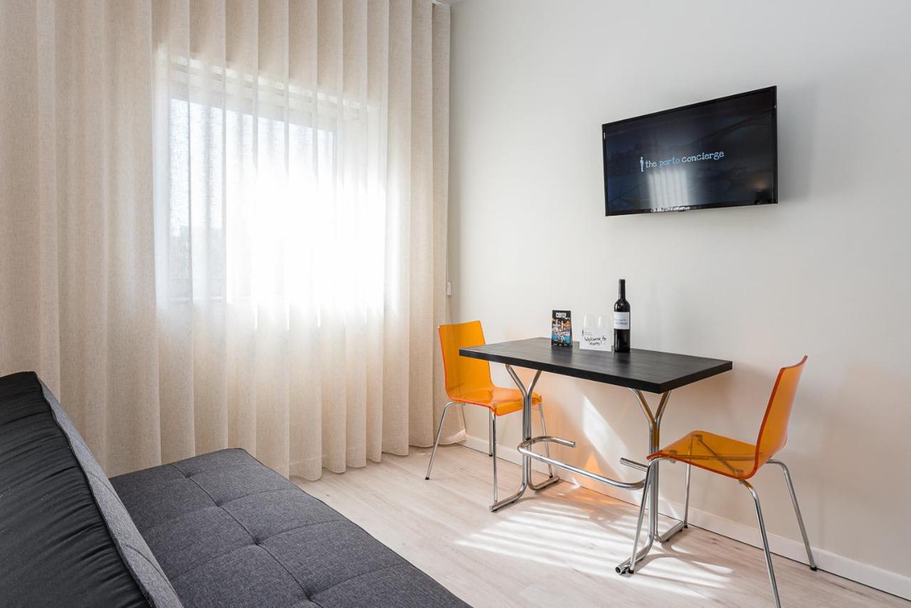 Apartment River View Building